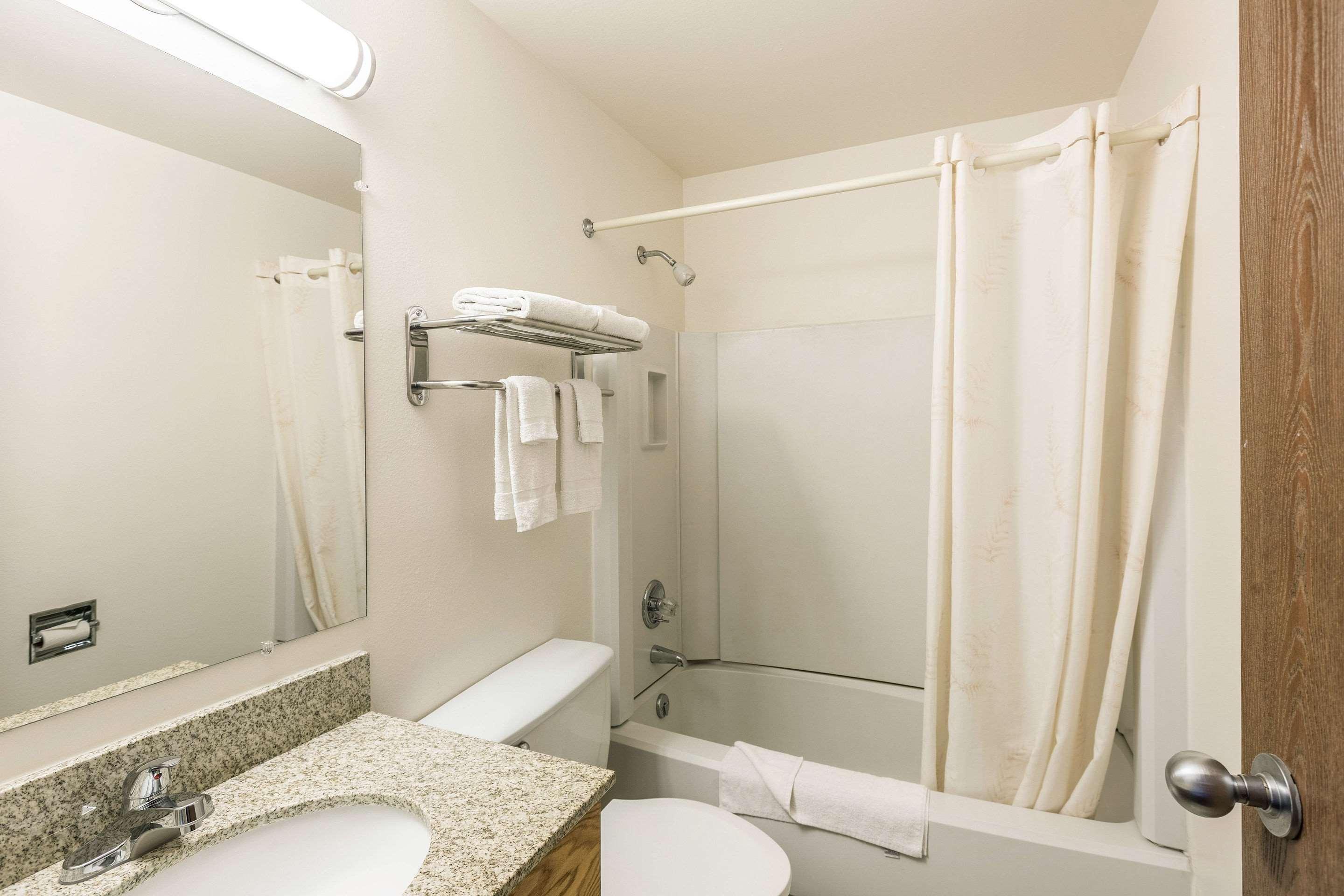 לידוויל Rodeway Inn מראה חיצוני תמונה